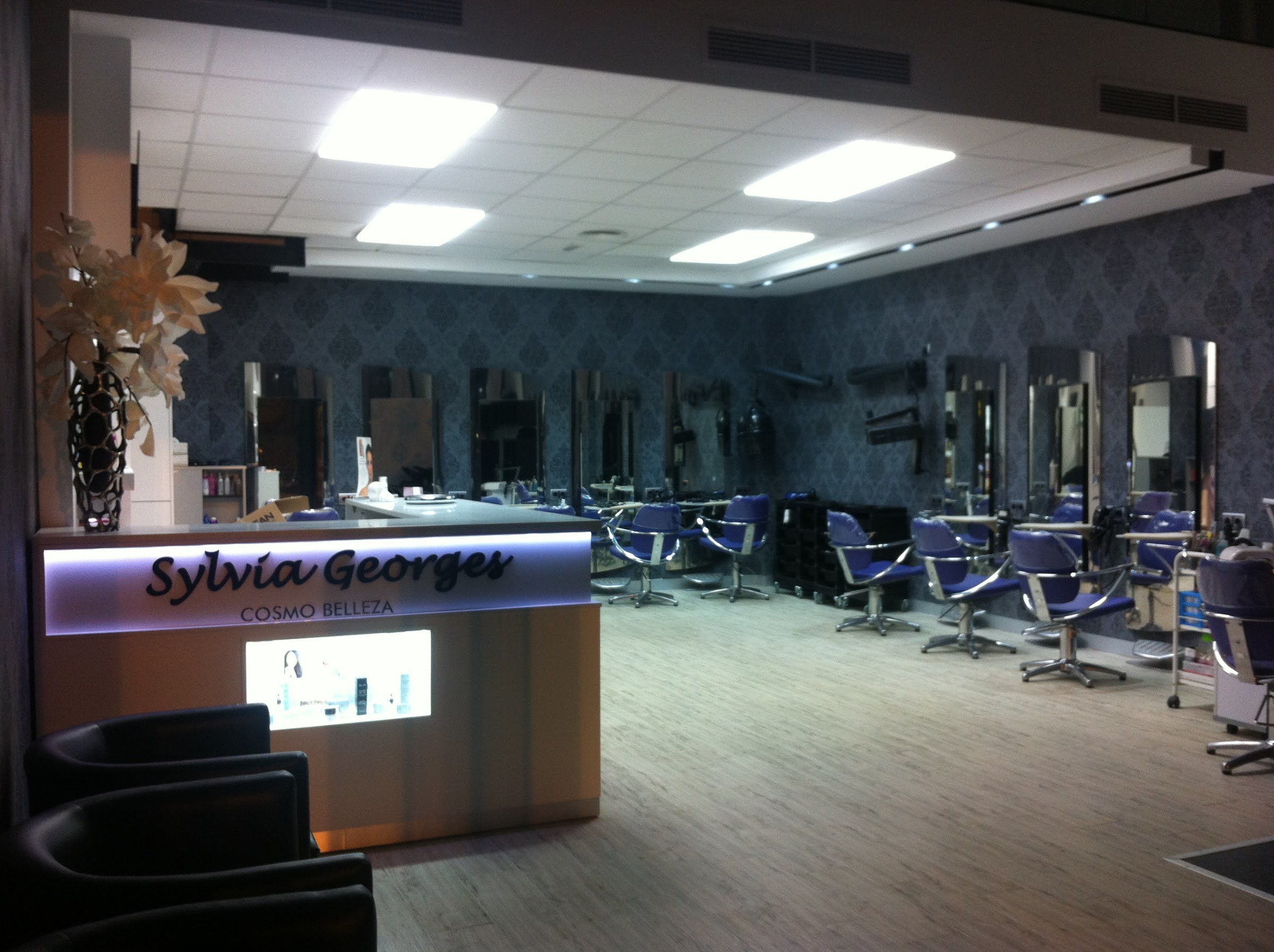 Interior del salón Sylvia Georges Cosmo Belleza en Puerto de Mazarrón